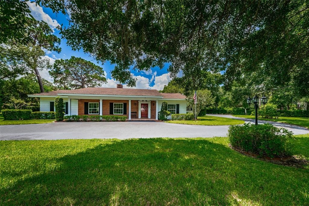 1670 LONG BOW LANE CLEARWATER, FL 33764