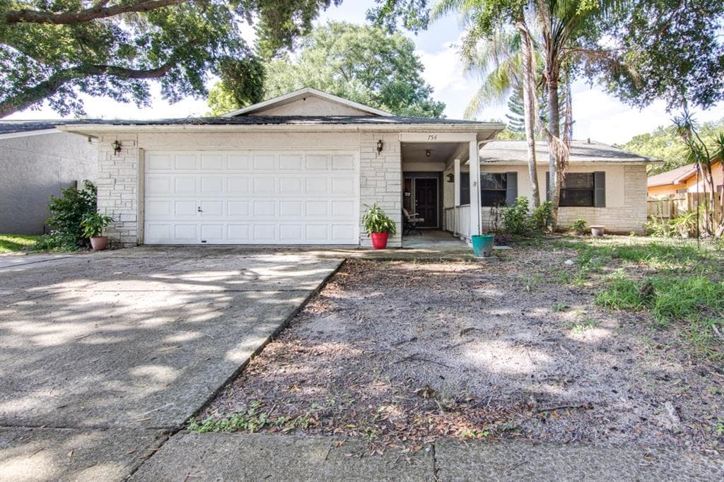 754 CRYSTAL DRIVE PALM HARBOR, FL 34683