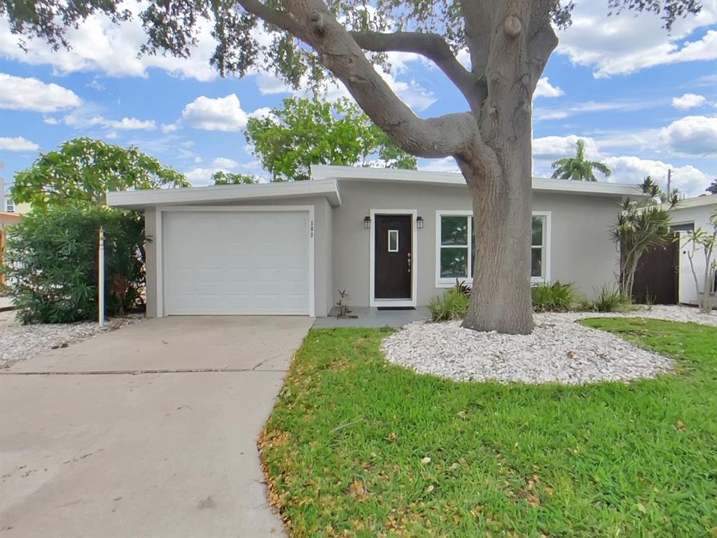 180 148TH AVENUE E MADEIRA BEACH, FL 33708