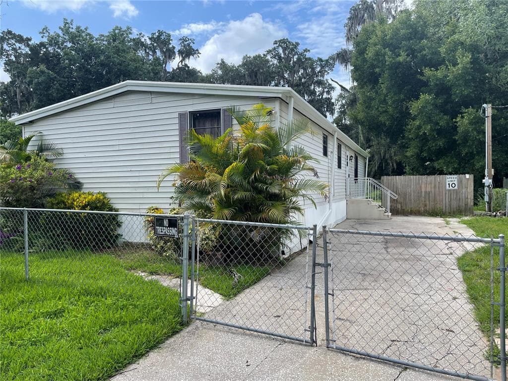 209 MOBILE PLACE BRANDON, FL 33510