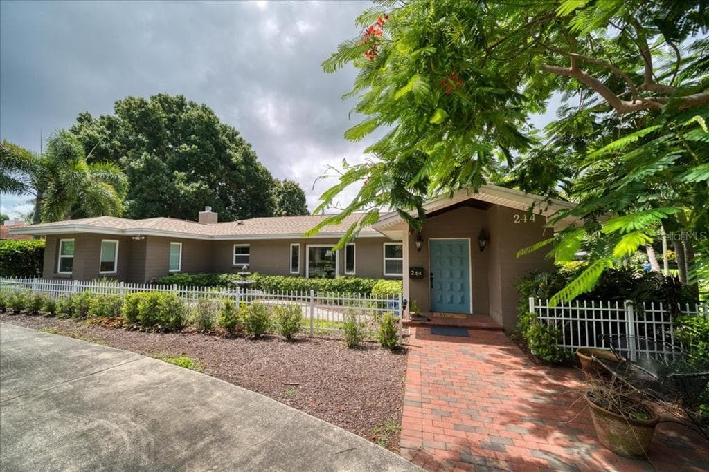 244 60TH AVENUE S ST PETERSBURG, FL 33705