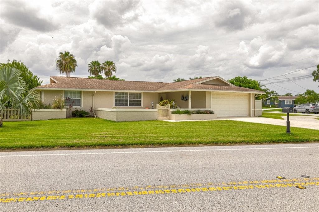 4324 TOPSAIL TRAIL NEW PORT RICHEY, FL 34652
