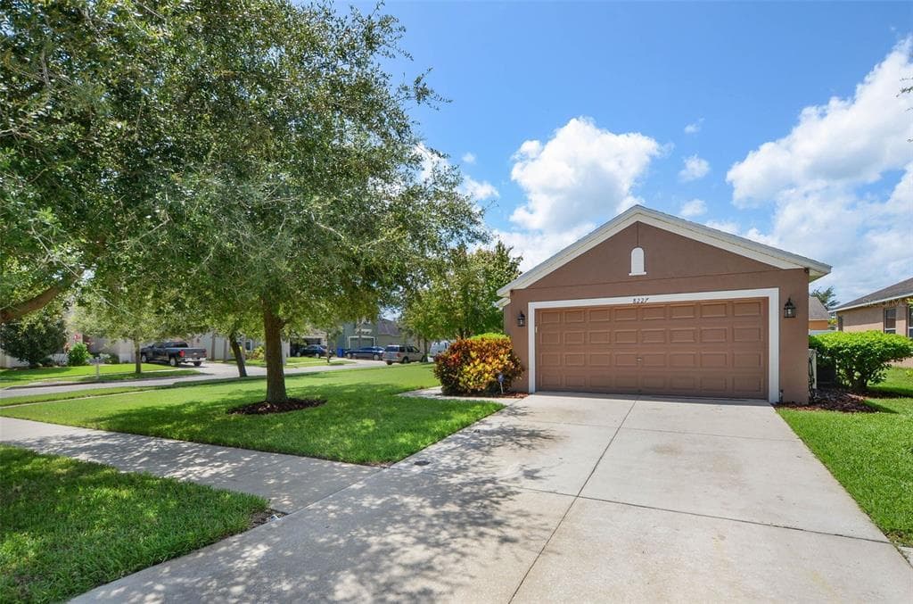 8227 MIDNIGHT SUN COURT RIVERVIEW, FL 33578