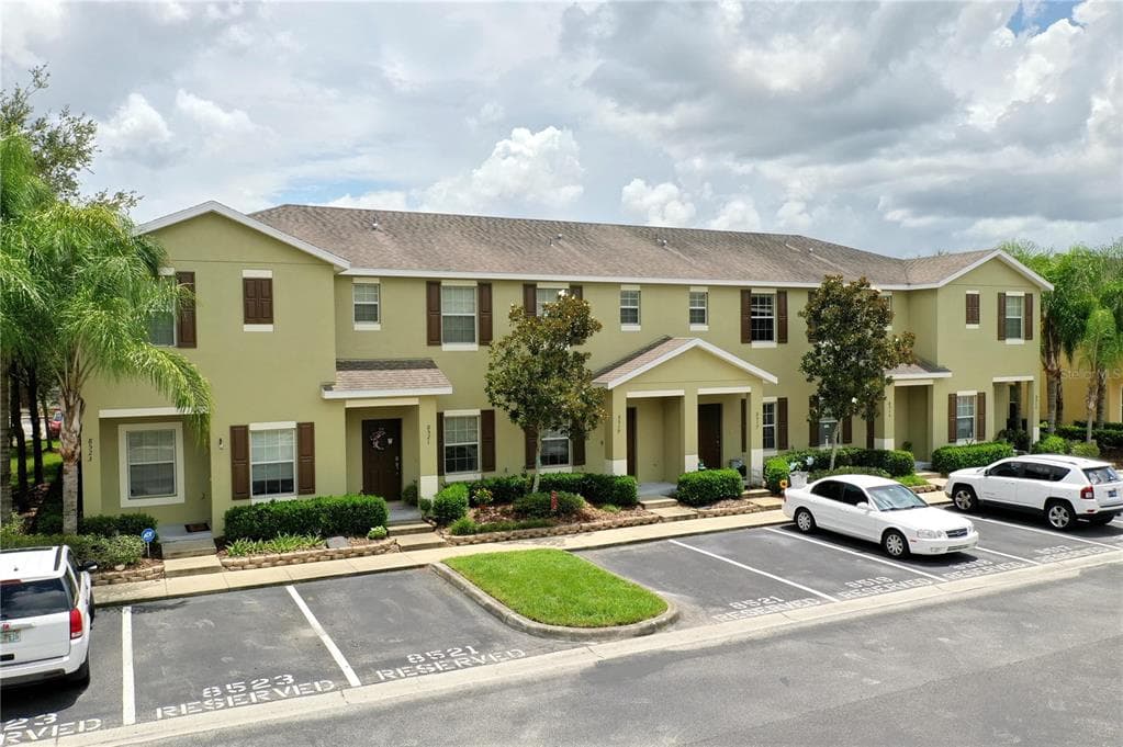8519 BRUSHLEAF WAY TAMPA, FL 33647