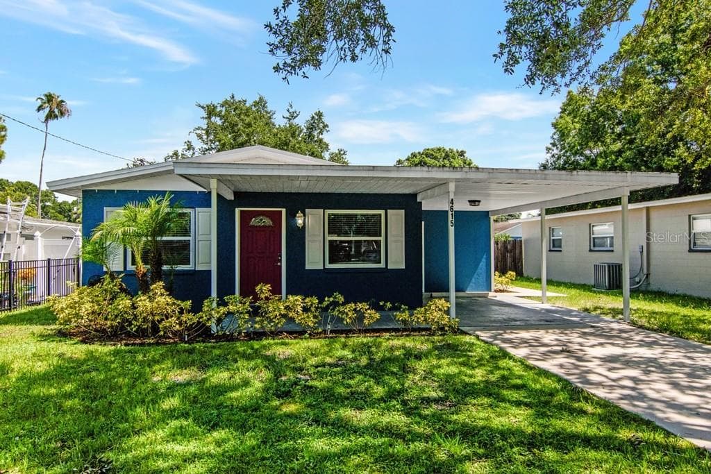 4615 W PAXTON AVENUE TAMPA, FL 33611