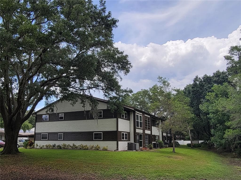 4046 PASSPORT LANE UNIT 202 NEW PORT RICHEY, FL 34653