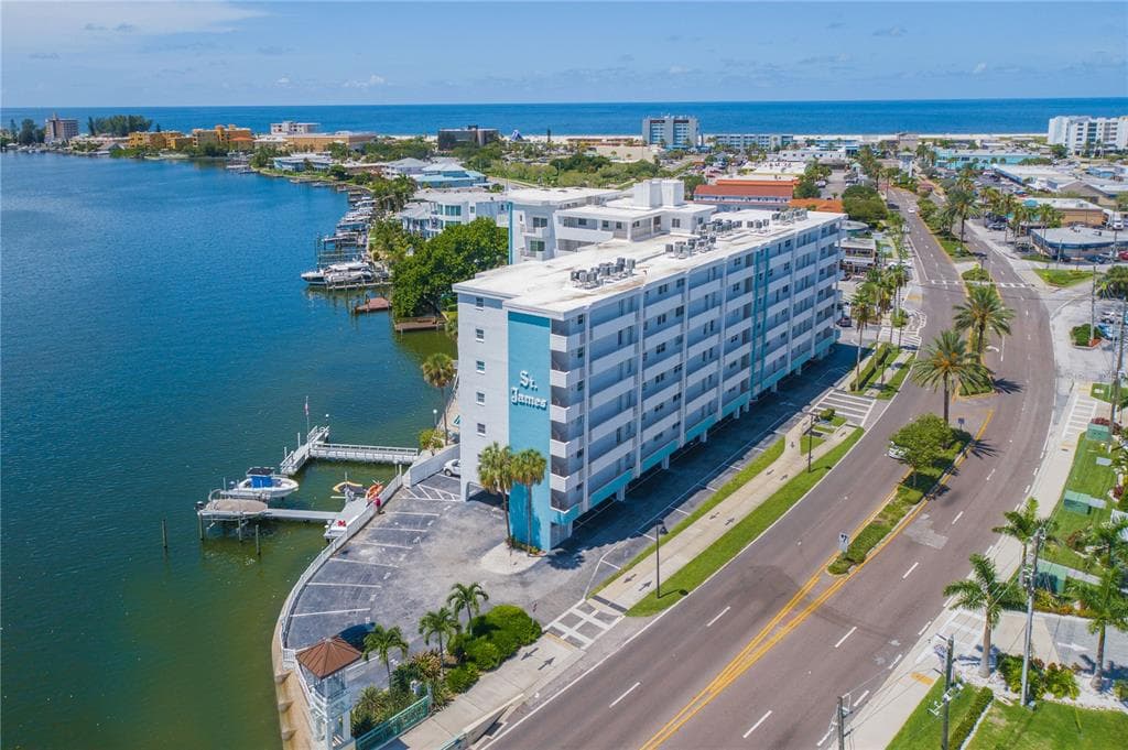 285 107TH AVENUE UNIT 401 TREASURE ISLAND, FL 33706
