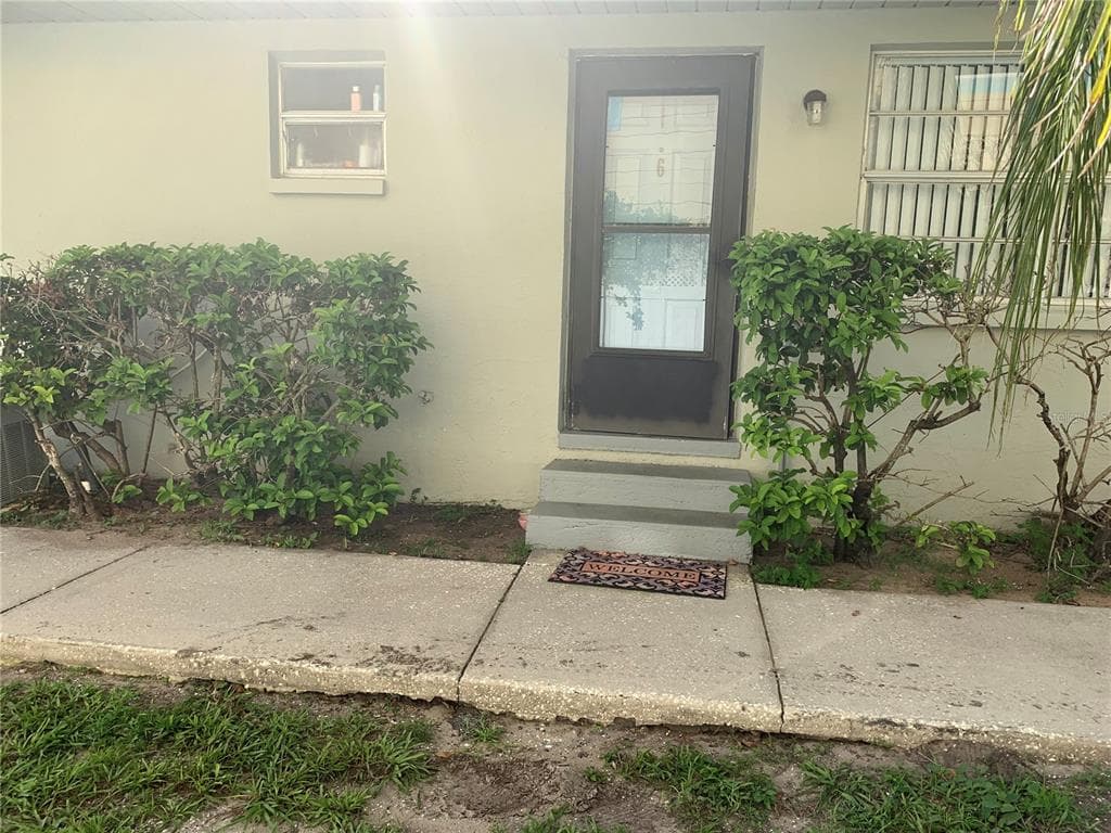 1021 APOLLO BEACH BOULEVARD UNIT 6 APOLLO BEACH, FL 33572