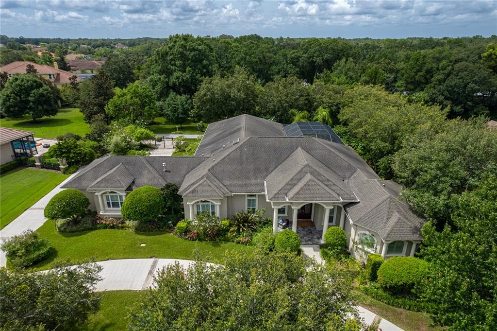 2517 WILDLIFE RUN LUTZ, FL 33559