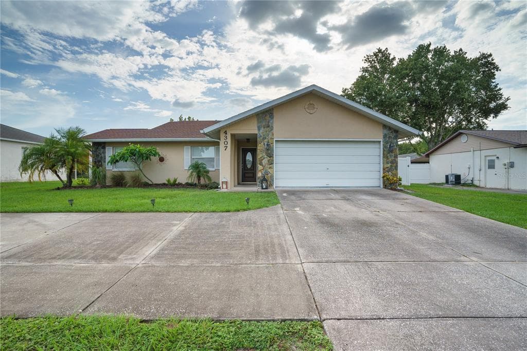4307 WOOD TRAIL BOULEVARD NEW PORT RICHEY, FL 34653