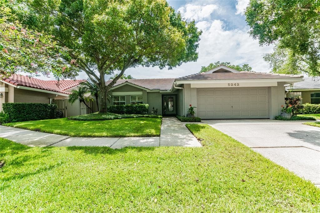 5242 VENICE WAY NE ST PETERSBURG, FL 33703
