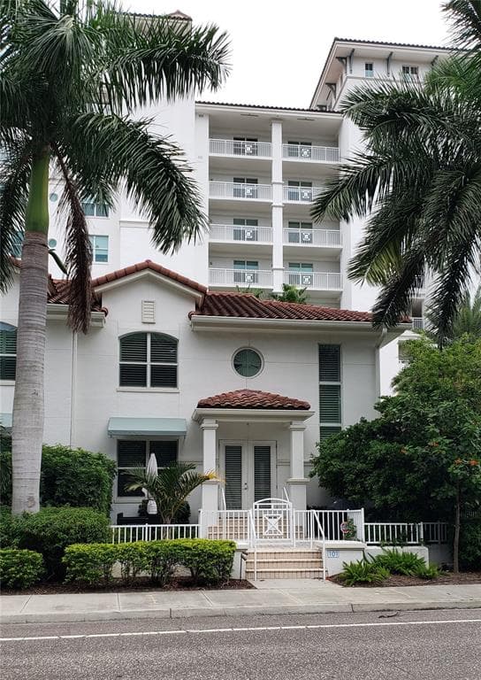 1325 SNELL ISLE BOULEVARD NE UNIT 101 ST PETERSBURG, FL 33704