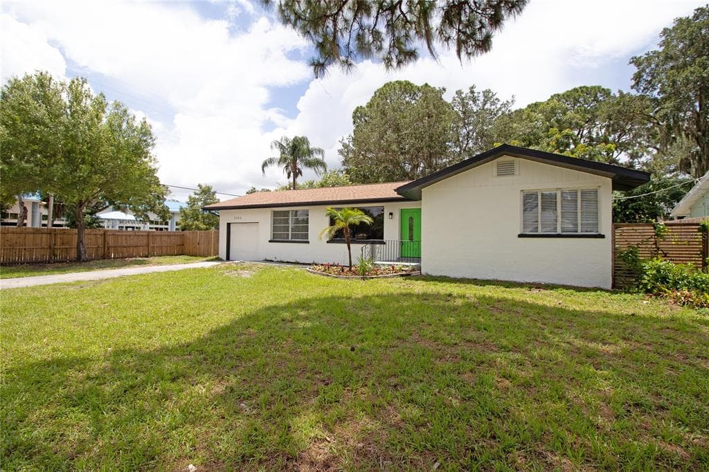 2586 TAMI SOLA STREET SARASOTA, FL 34237