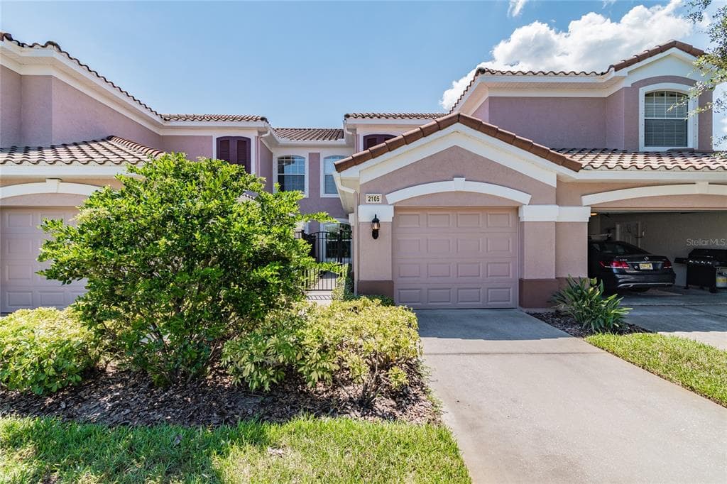 2105 CARRIAGE LANE UNIT 104