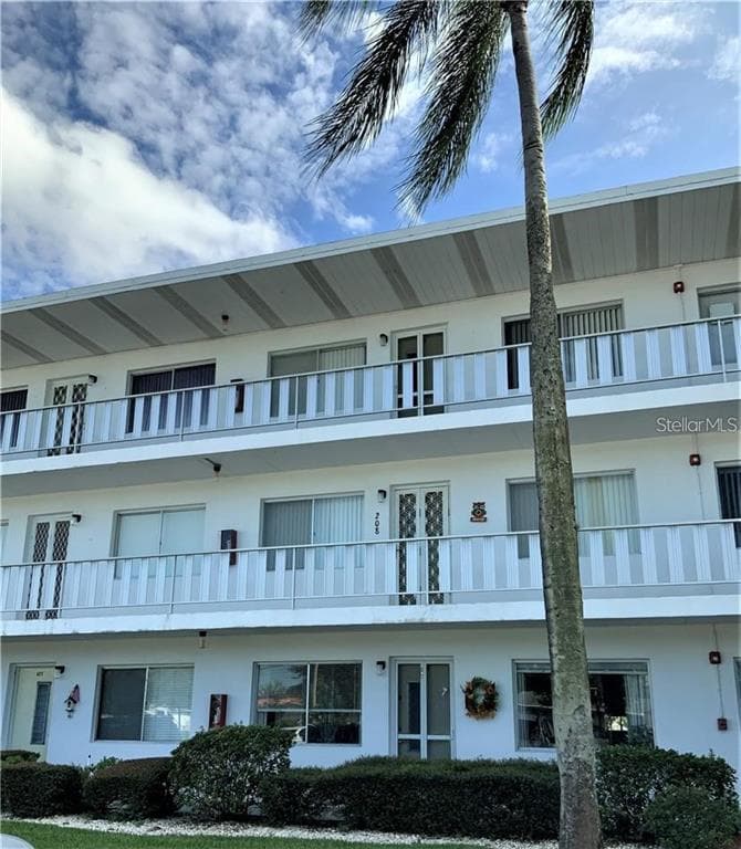 11100 86TH AVENUE UNIT 208 SEMINOLE, FL 33772