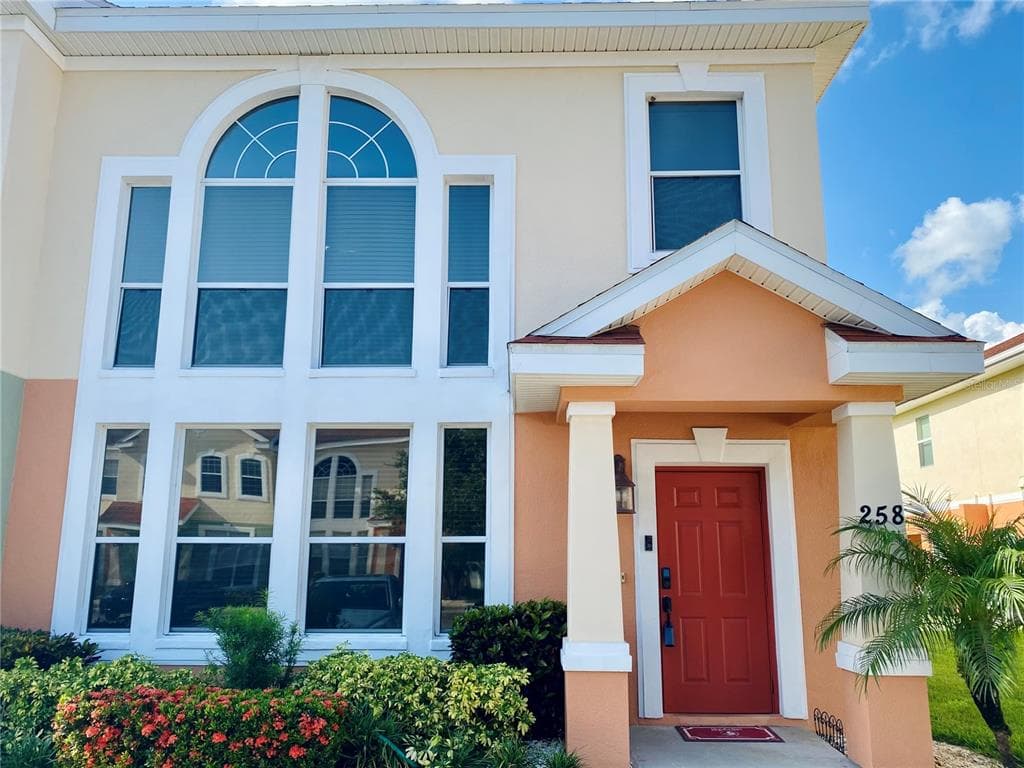 258 ALEXANDER WOODS DRIVE PLANT CITY, FL 33563