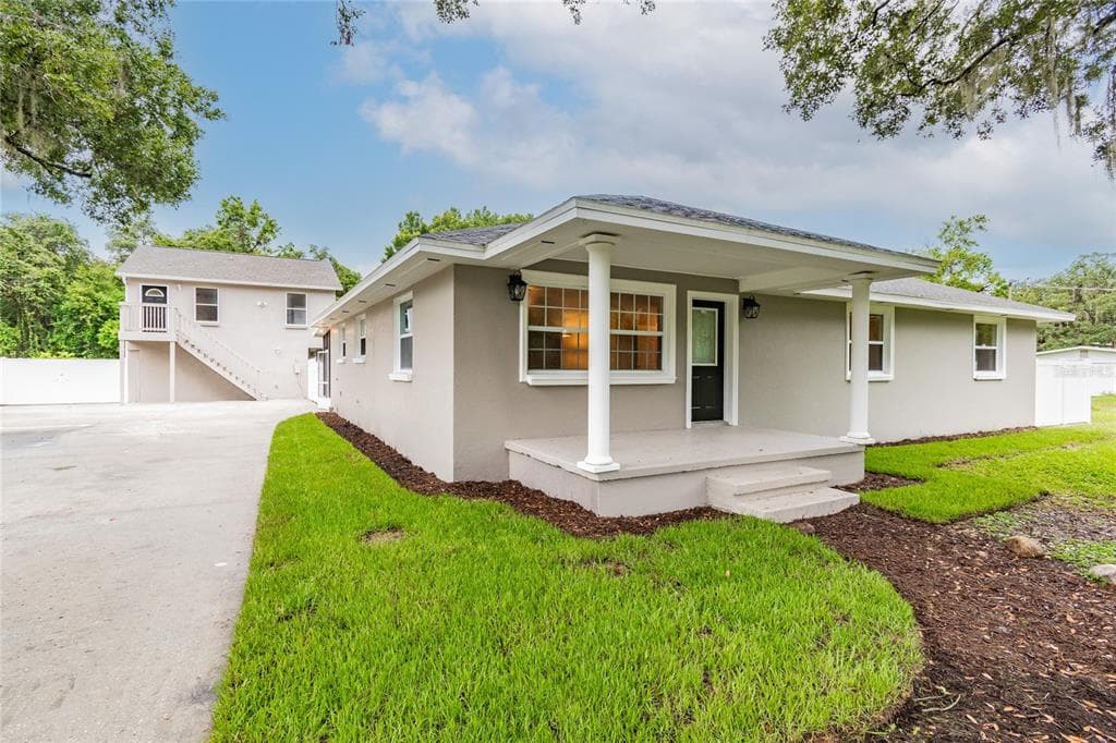 205 W 122ND AVENUE TAMPA, FL 33612
