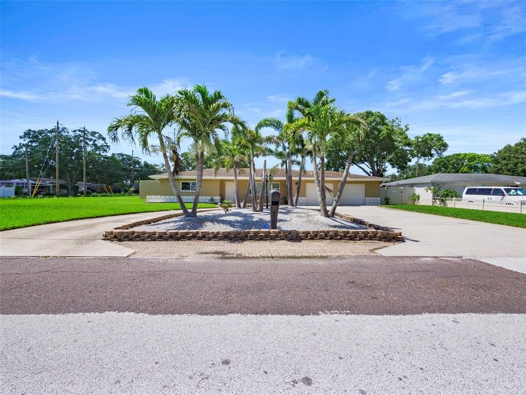 5224 48TH TERRACE N ST PETERSBURG, FL 33709