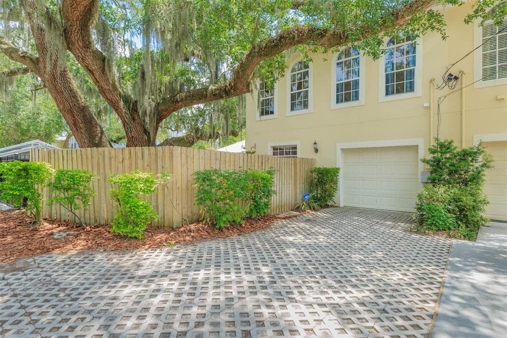 310 S WILLOW AVENUE UNIT D TAMPA, FL 33606