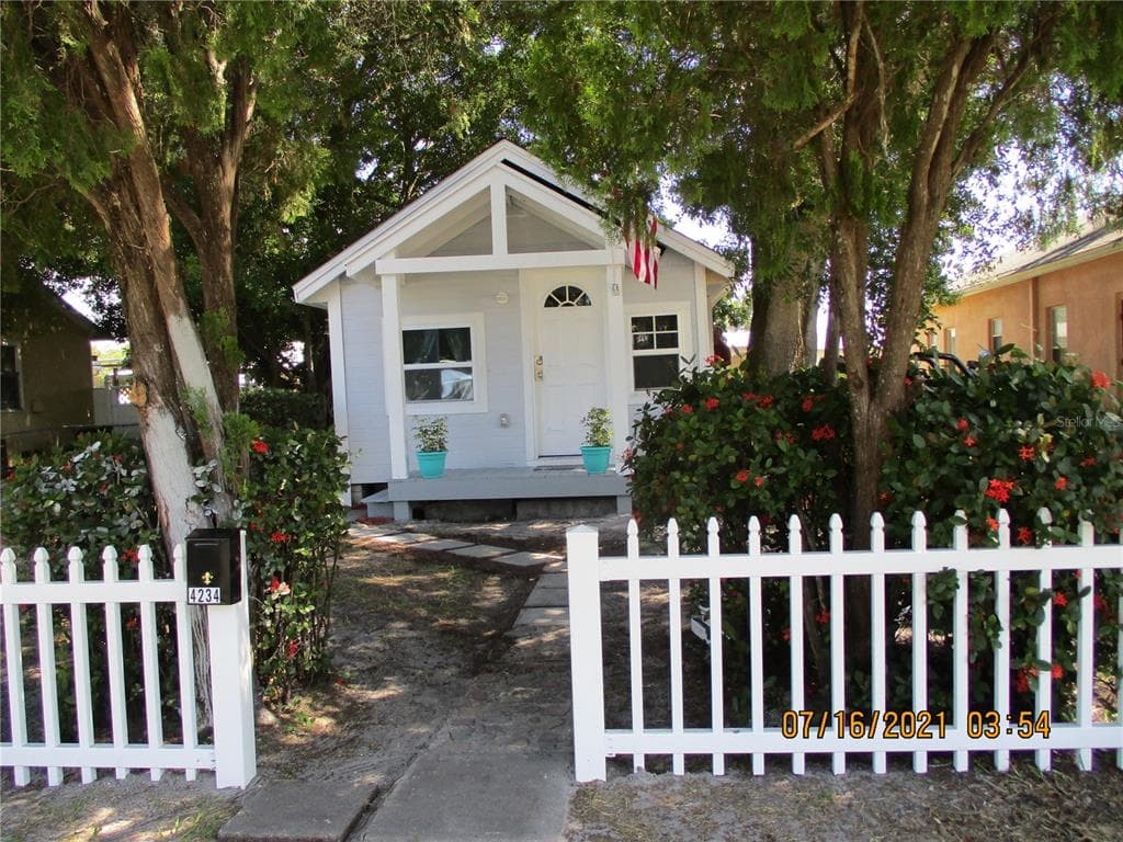 4234 FAIRFIELD AVENUE S ST PETERSBURG, FL 33711