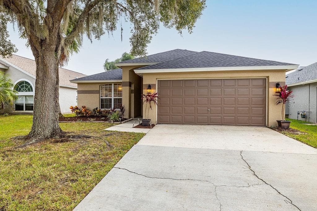 29234 YARROW DRIVE WESLEY CHAPEL, FL 33543