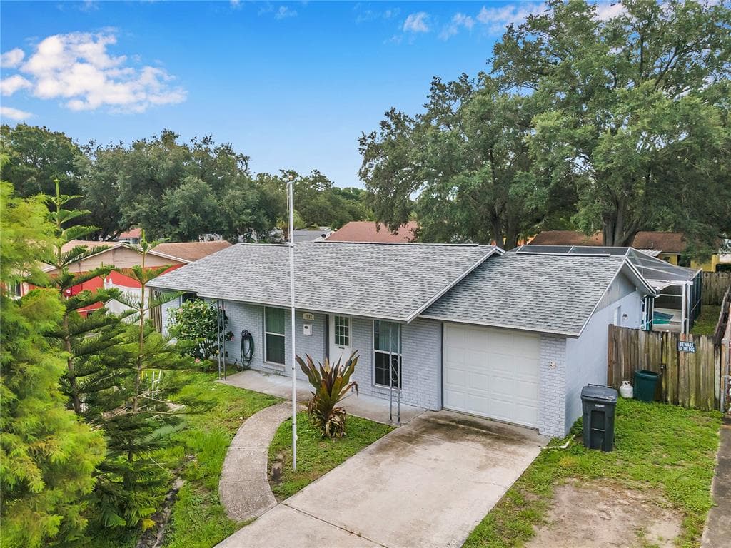7937 WOODVALE CIRCLE TAMPA, FL 33615