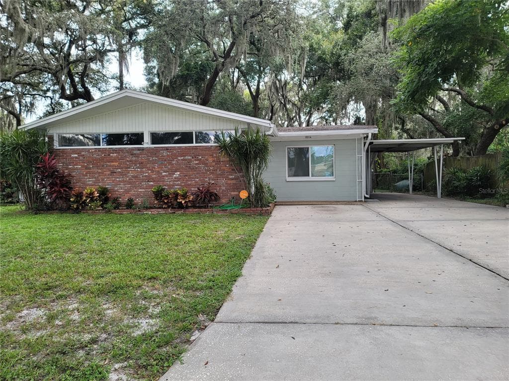 8012 SHARON DRIVE TAMPA, FL 33617