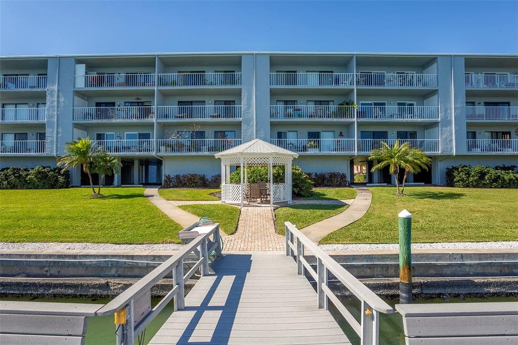 719 PINELLAS BAYWAY S UNIT 209 TIERRA VERDE, FL 33715