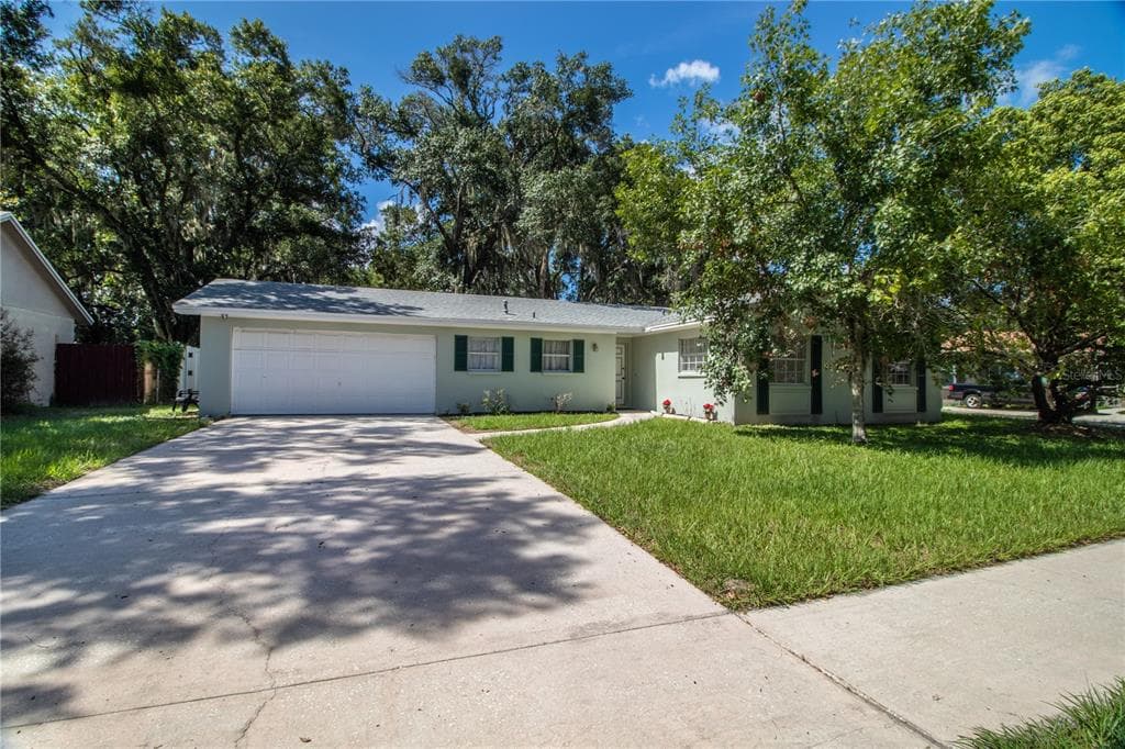 1027 PINEGROVE DRIVE BRANDON, FL 33511