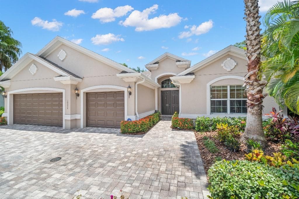 10274 BLOSSOM TRAIL SEMINOLE, FL 33772
