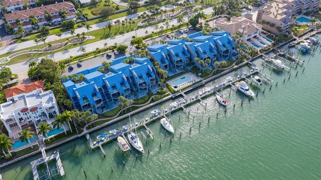 900 PINELLAS BAYWAY S UNIT 111 TIERRA VERDE, FL 33715