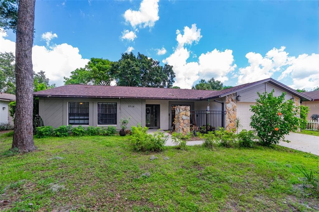 3718 ORANGEPOINTE ROAD VALRICO, FL 33596