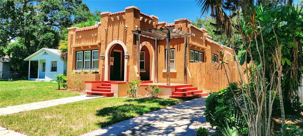 1511 22ND AVENUE S ST PETERSBURG, FL 33705