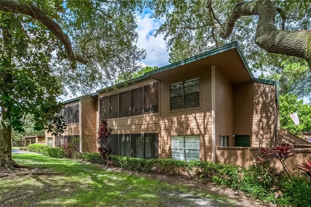 2304 LENNOX ROAD E UNIT 2304 PALM HARBOR, FL 34683