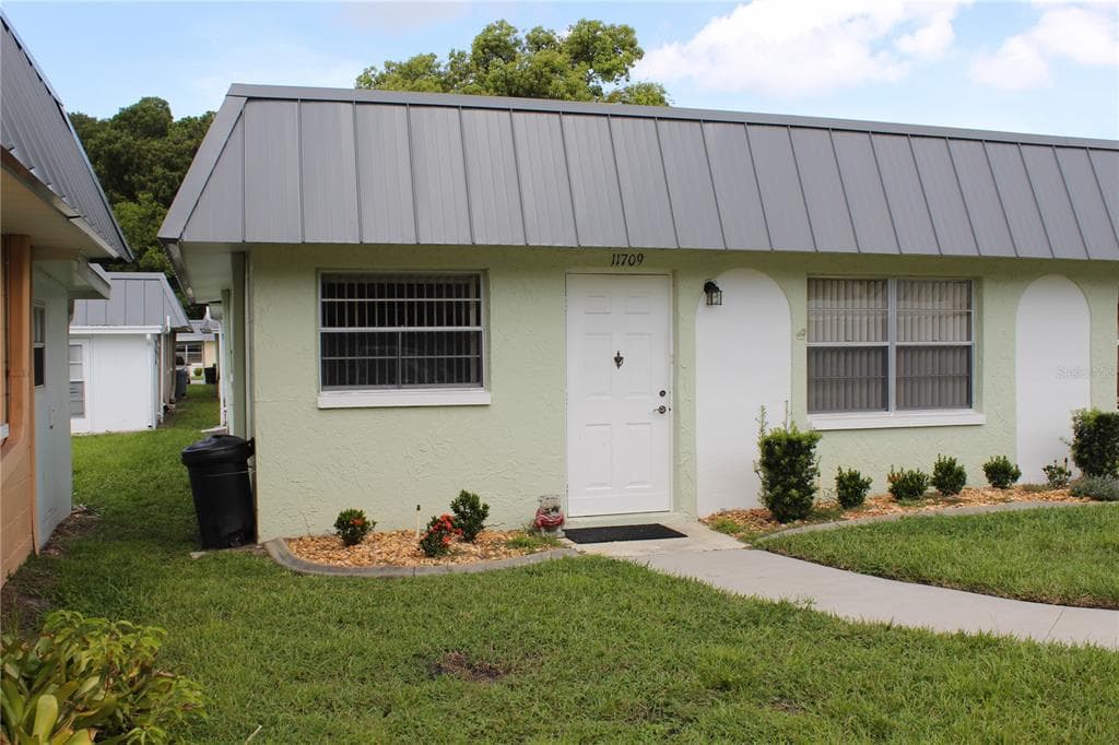 11709 BOYNTON LANE UNIT 75A NEW PORT RICHEY, FL 34654