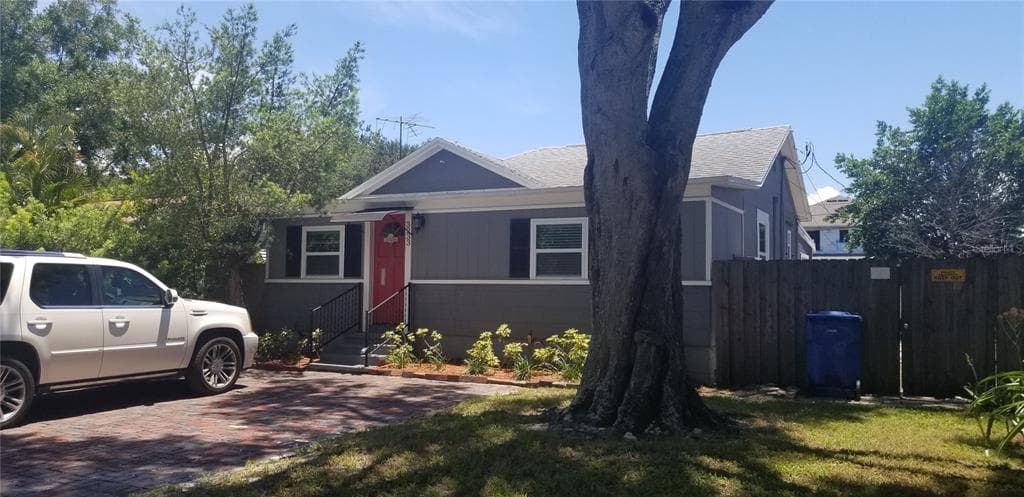 3233 20TH STREET N ST PETERSBURG, FL 33713