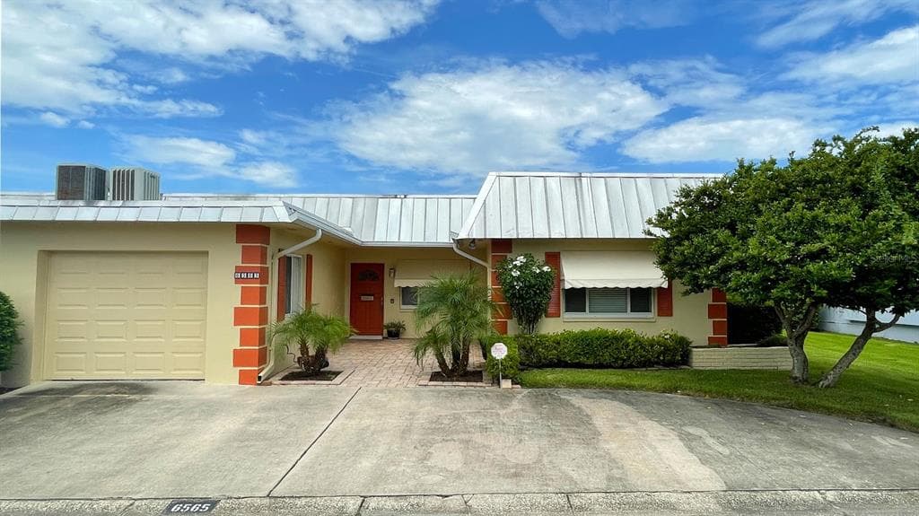 6565 GREEN VALLEY DRIVE UNIT 3 SEMINOLE, FL 33777