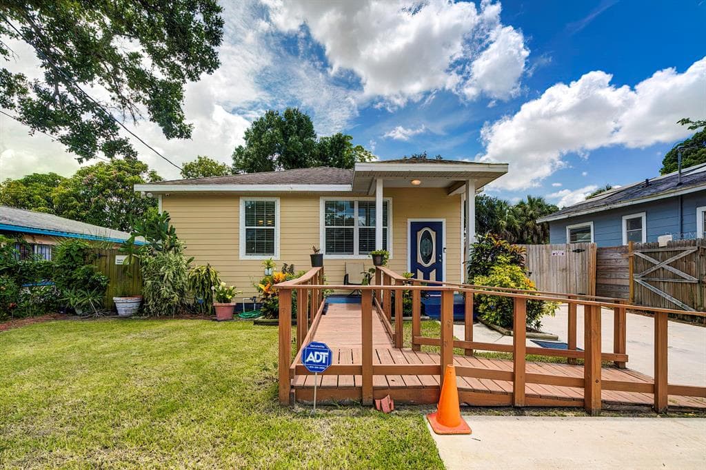 1734 W SAINT LOUIS STREET TAMPA, FL 33607