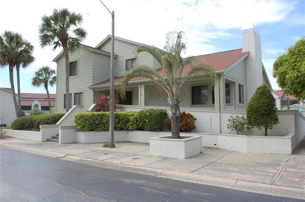 633 DRAKE LANE N DUNEDIN, FL 34698