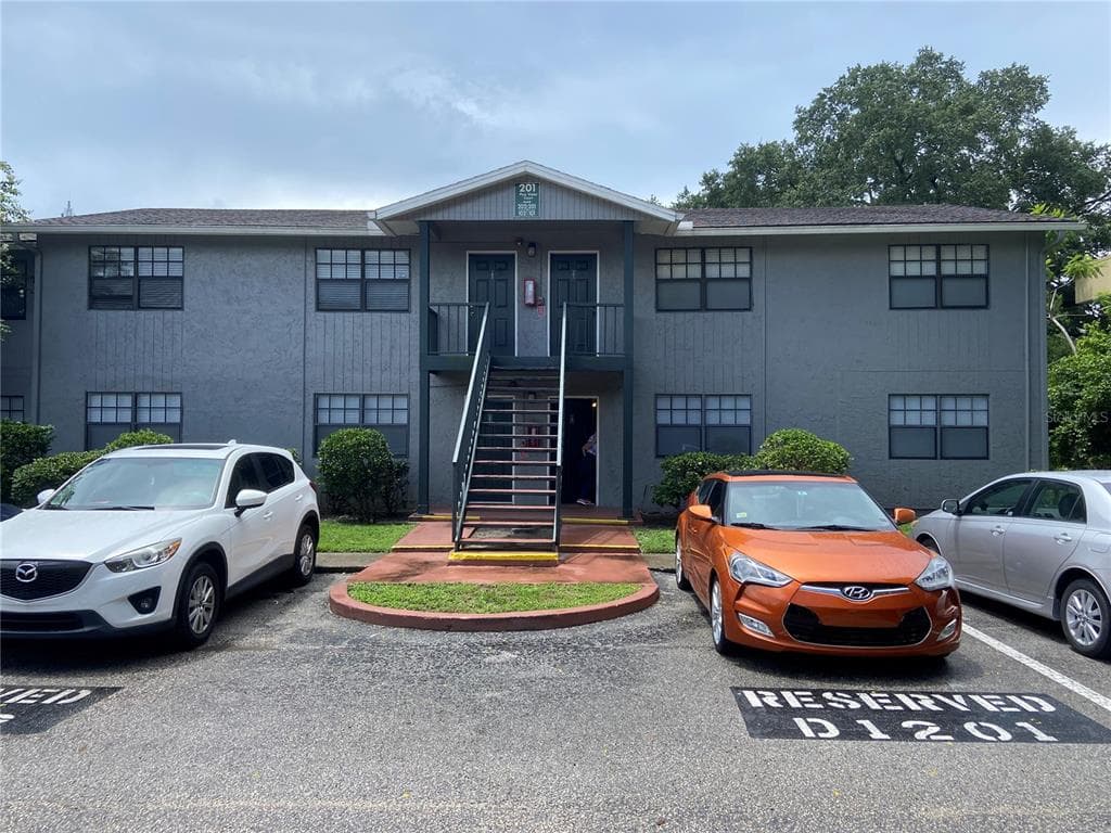 201 PINE VIOLET COURT UNIT 202