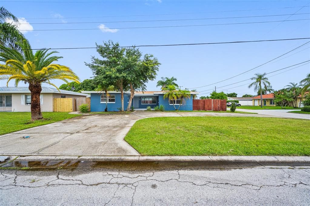 402 DRIFTWOOD DRIVE E PALM HARBOR, FL 34683