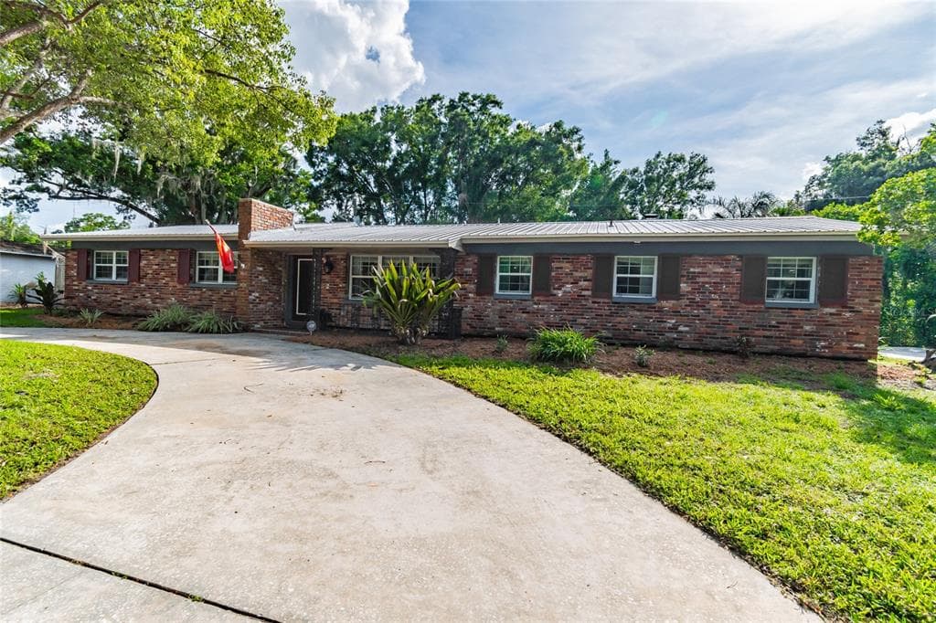 19210 SUNLAKE BOULEVARD LUTZ, FL 33558