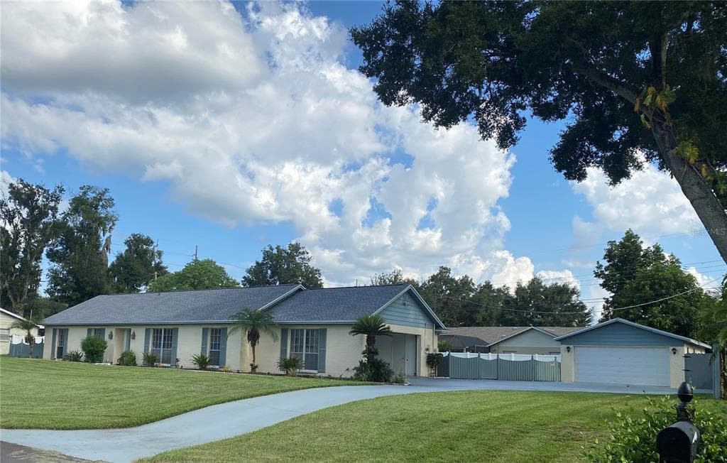 2013 CAPRI ROAD VALRICO, FL 33594