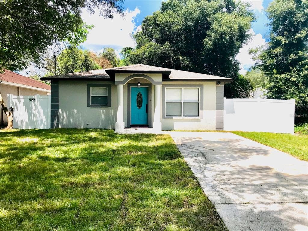 8932 N NEWPORT AVENUE TAMPA, FL 33604