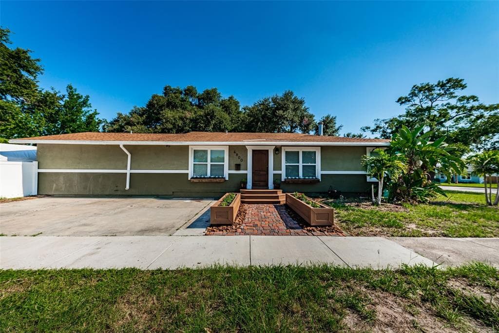 4800 16TH STREET N ST PETERSBURG, FL 33703