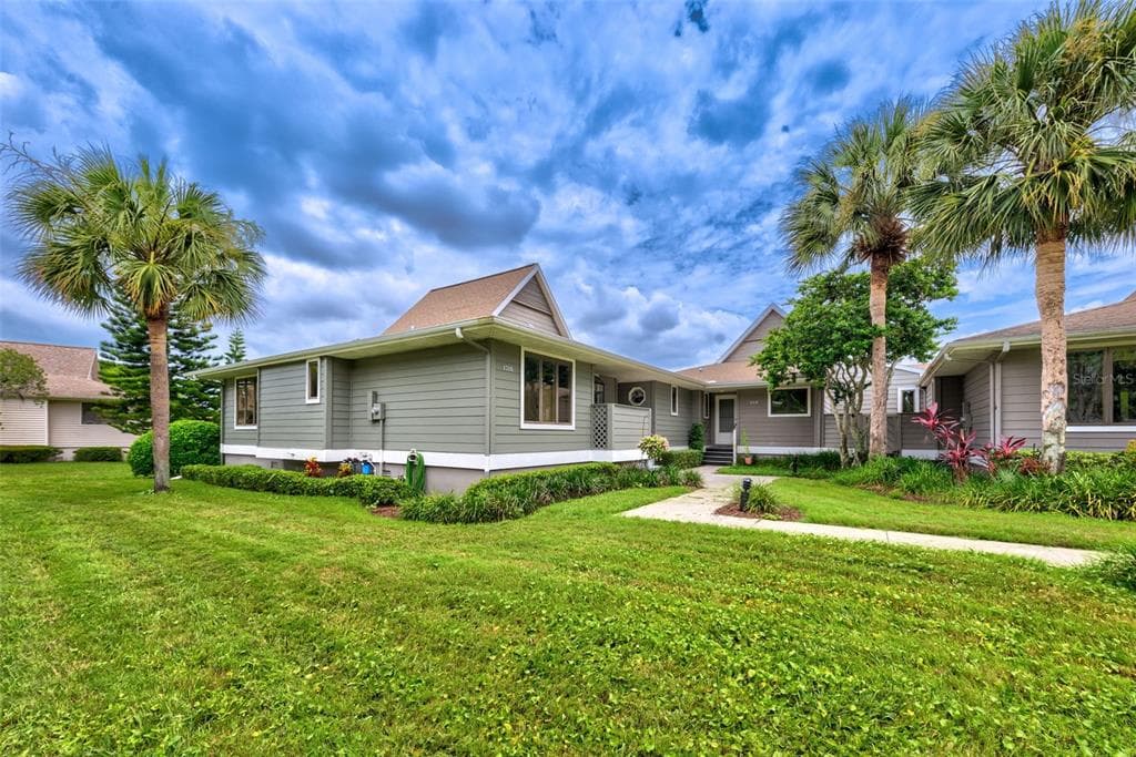 1014 LAKE AVOCA COURT TARPON SPRINGS, FL 34689