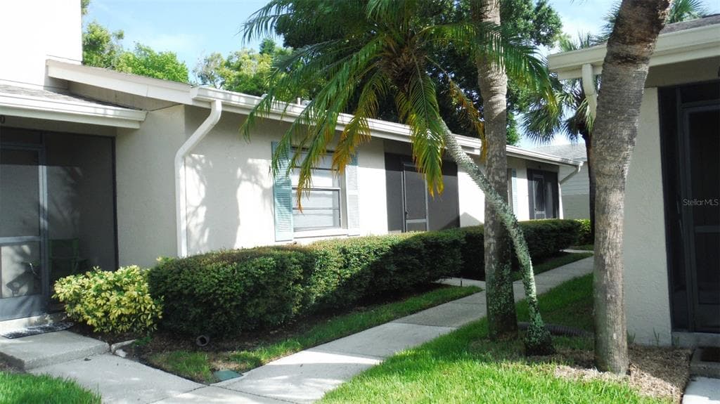 2131 RIDGE ROAD S UNIT 11 LARGO, FL 33778