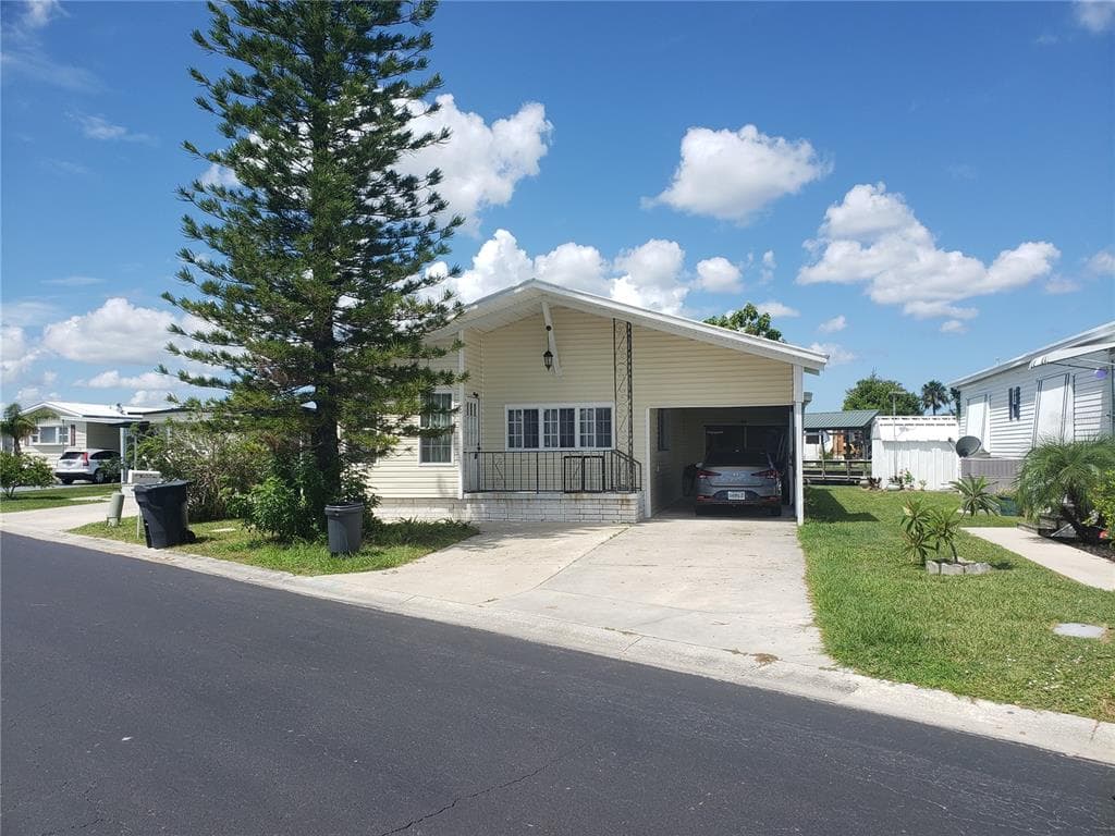 118 W SAINT JOHNS WAY APOLLO BEACH, FL 33572