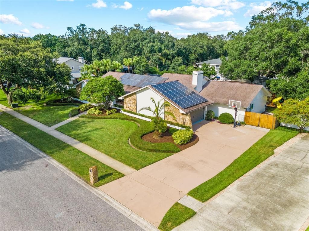6325 JACQUELINE ARBOR DRIVE TEMPLE TERRACE, FL 33617