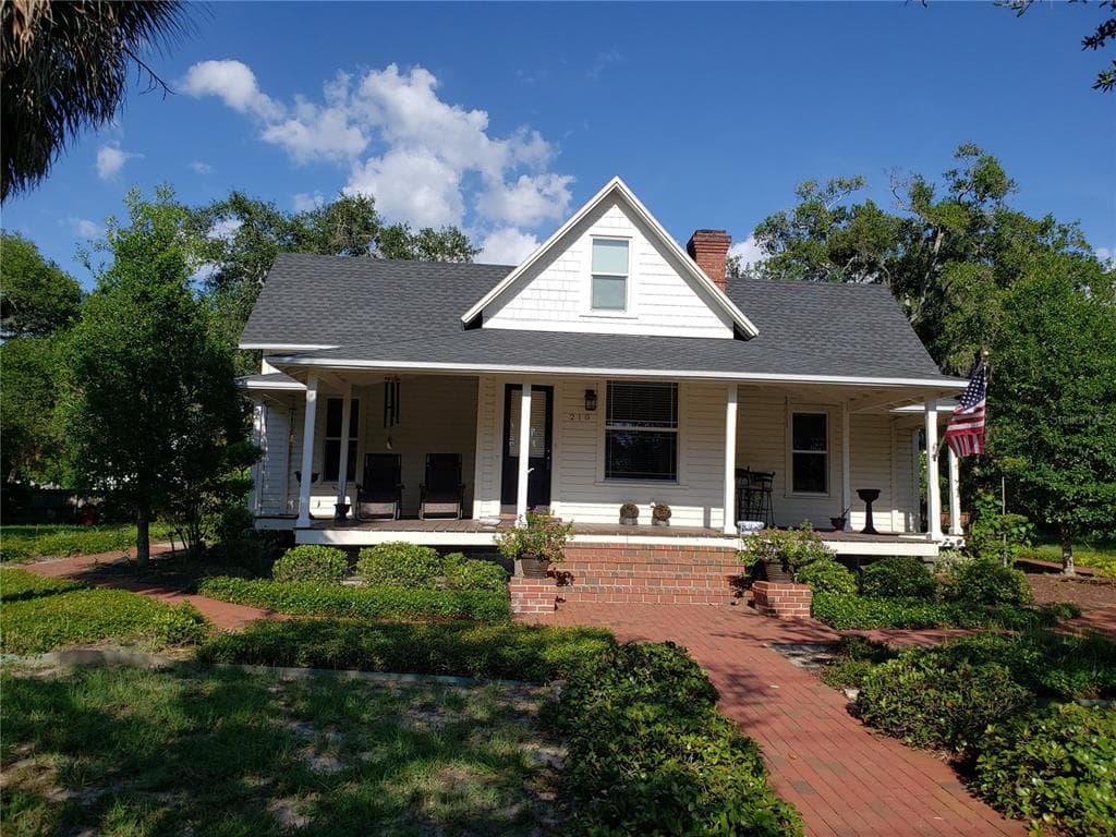 210 N GROSSE AVENUE TARPON SPRINGS, FL 34689